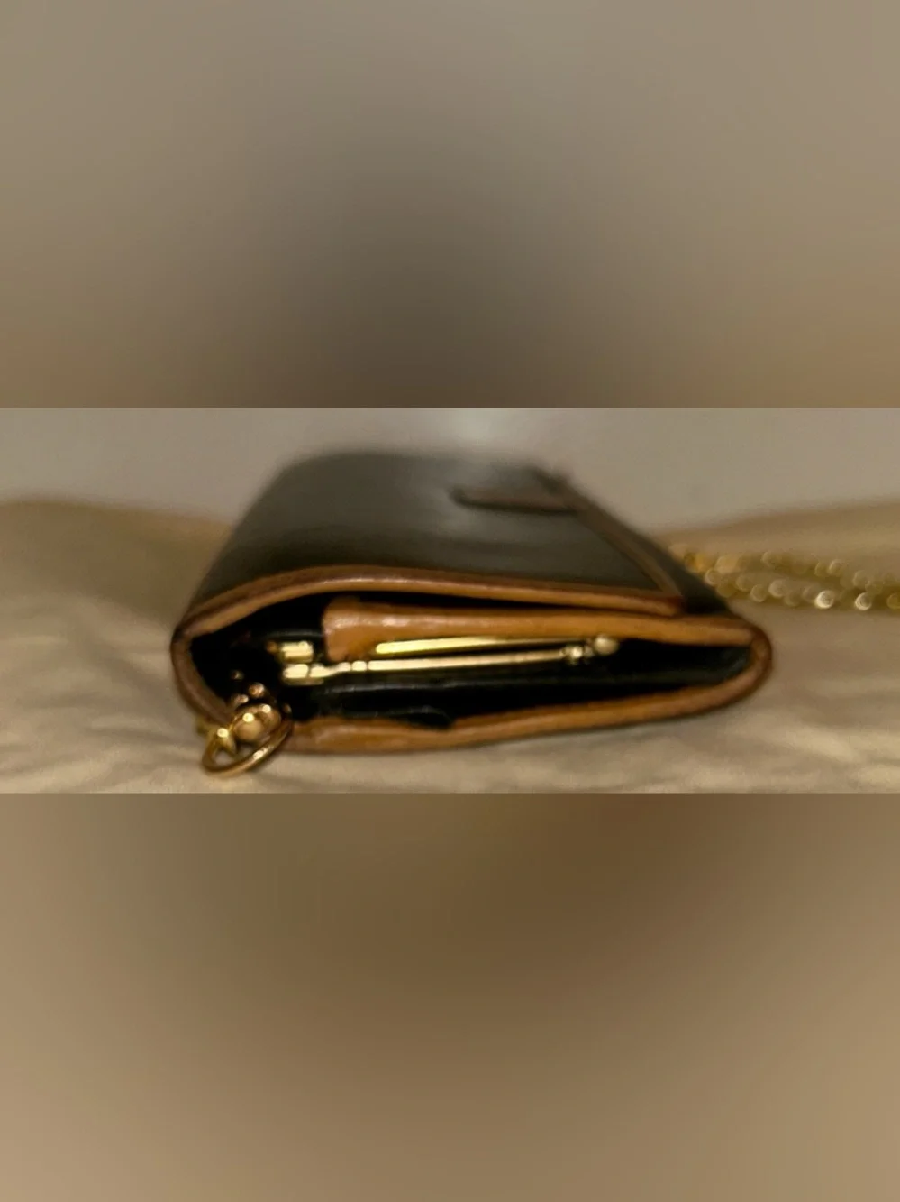 Vintage Celine Triomphe leather wallet with aftermarket chain - Picture 5 of 9